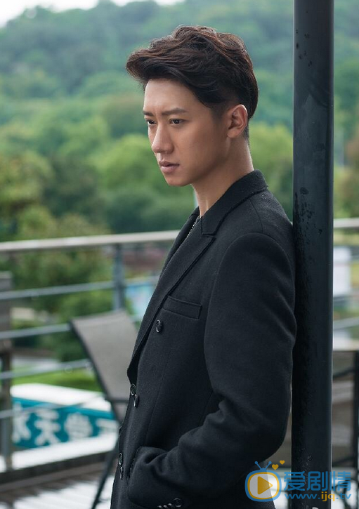 繁星四月簡易是誰演的?簡易扮演者王霏個人資料介紹