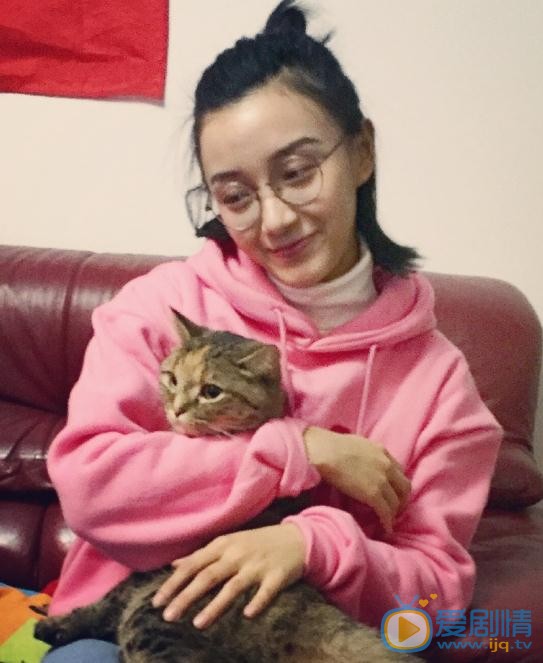 忽而今夏何洛是誰演的？忽而今夏河洛扮演者卜冠今個人資料、寫真及生活照欣賞