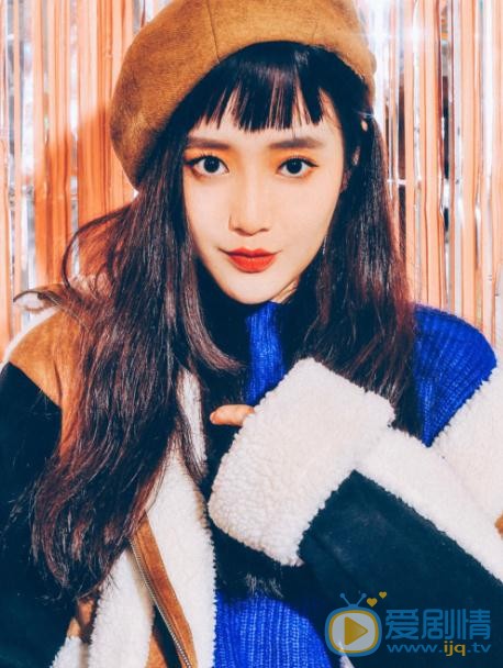 致我們單純的小美好林靜曉是誰演的？林靜曉扮演者王梓薇個人資料、寫真及生活照欣賞