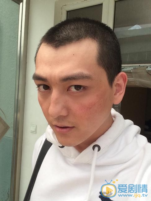 柒個我白向榮是誰演的？柒個我白向榮扮演者張曉謙個人資料、寫真及生活照欣賞