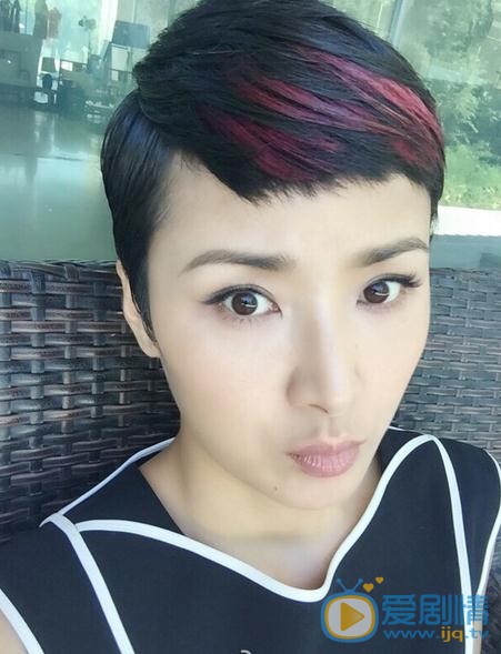 騾子和金子花姑是誰扮演的?花姑扮演者黃曼個人資料、寫真及生活照欣賞