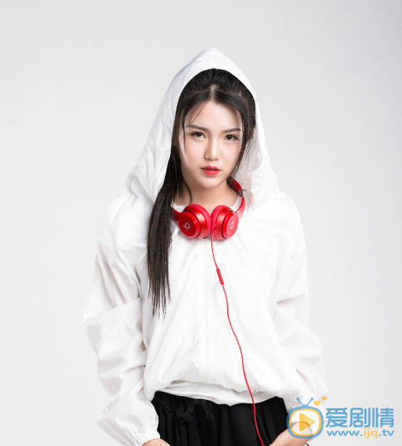 施潮錦子個人資料簡介 施潮錦子演藝經歷 施潮錦子寫真