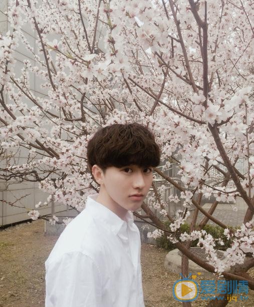 我才不會被女孩子欺負呢葉麟是誰演的？葉麟扮演者蔡徐坤個人資料、寫真及生活照欣賞