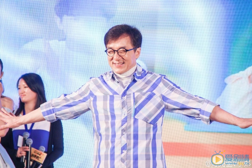 電影絕地逃亡在京舉行首映 范冰冰贊成龍大哥暖男小太陽 絕地逃亡劇情介紹