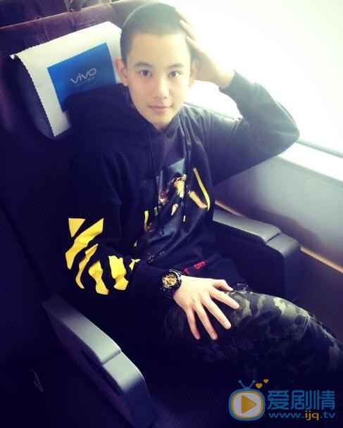 我的體育老師路寬是誰演的？路寬扮演者胡先煦個人資料、寫真及生活照欣賞