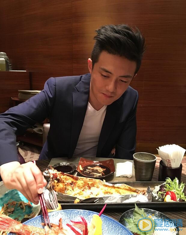  那年花開月正圓王世均是誰演的？王世均扮演者李澤鋒個人資料及生活寫真照欣賞