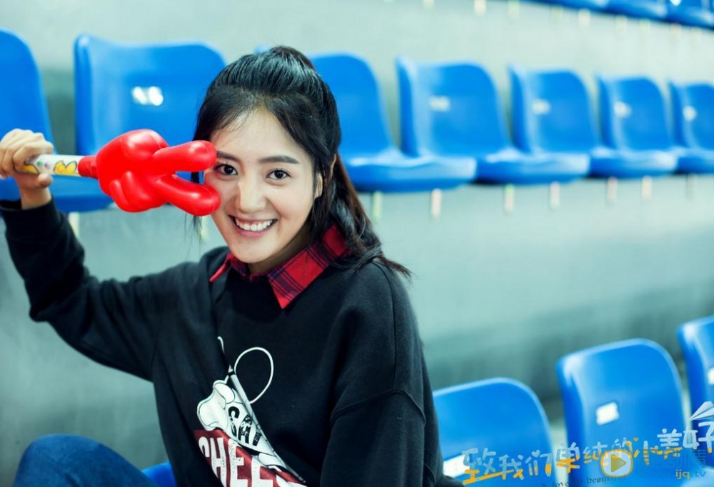 致我們單純的小美好林靜曉是誰演的？林靜曉扮演者王梓薇個人資料、寫真及生活照欣賞