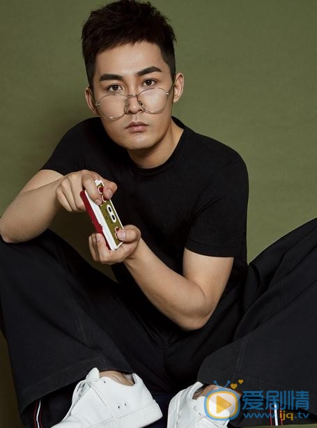 江河水沈亦威是誰演的？江河水沈亦威扮演者張粟個人資料、寫真及生活照欣賞