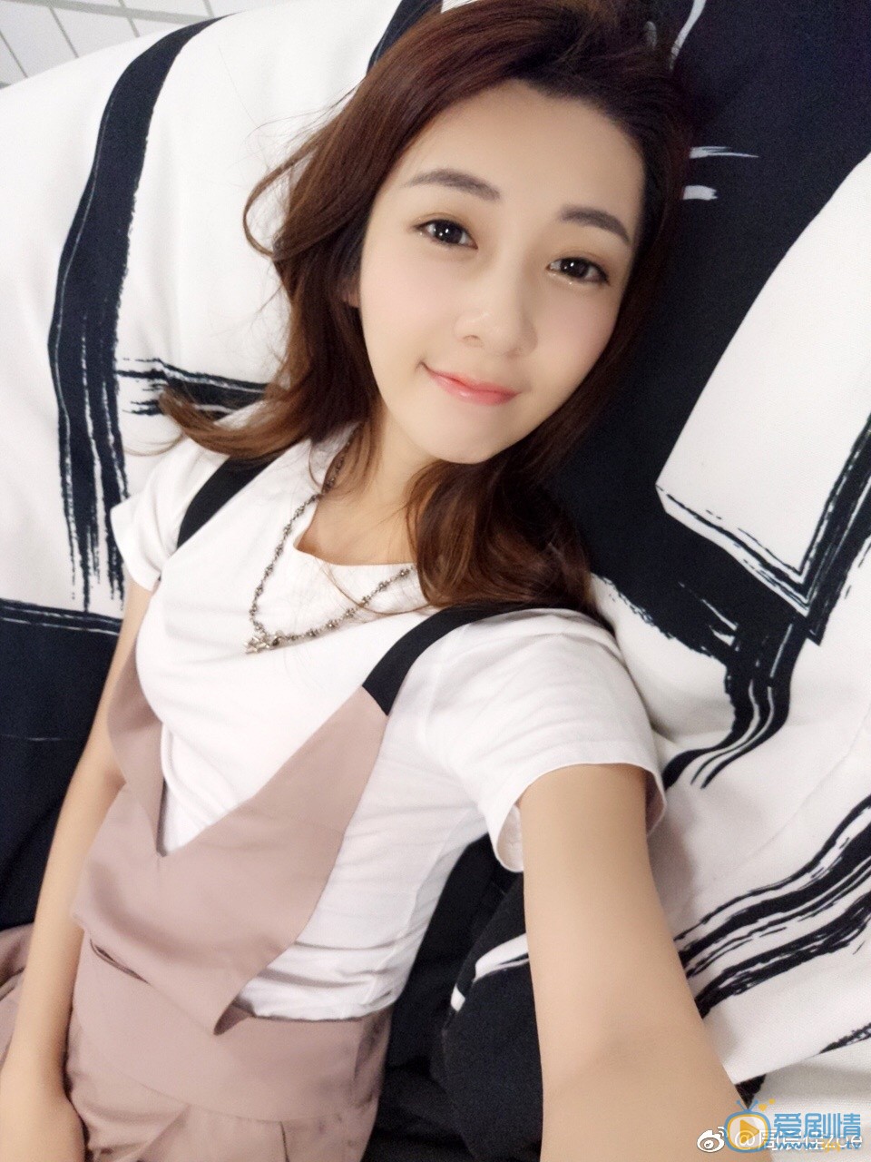 好久不見中白雪是誰扮演的?白雪扮演著周宸佳個人資料、寫真生活照