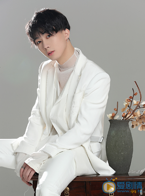 李東山個人資料簡介 李東山演藝經歷 李東山帥氣寫真圖片