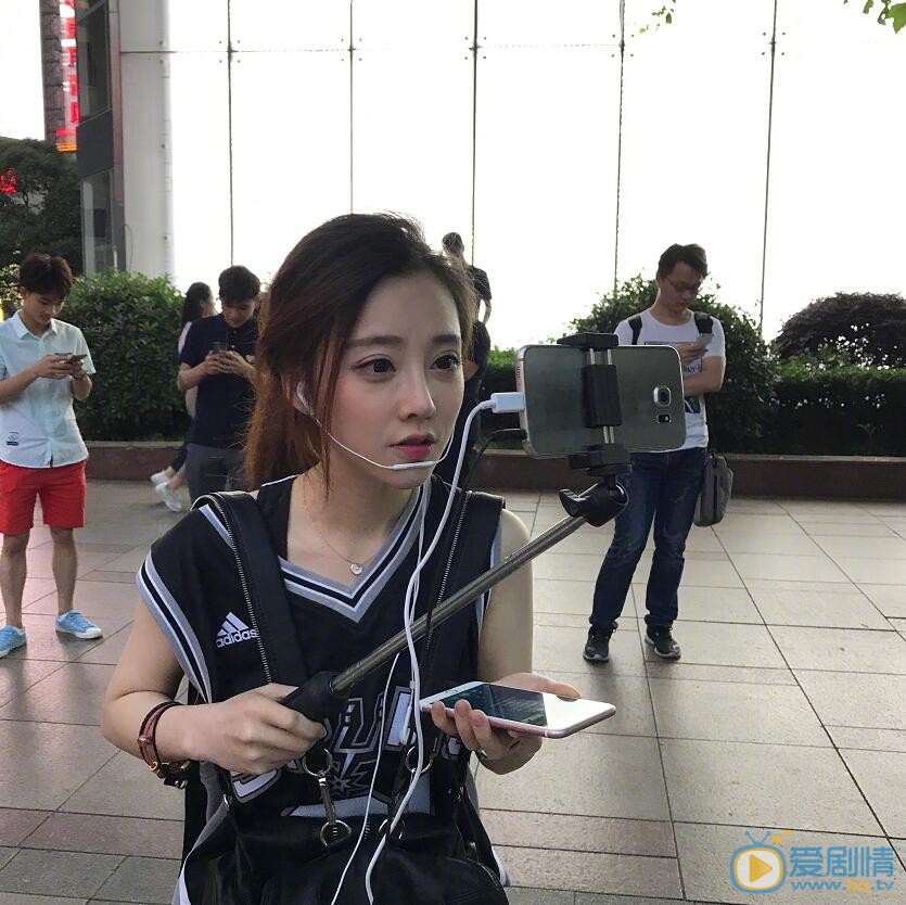 馮提莫個人資料家庭背景 馮提莫圖片 馮提莫直播地址