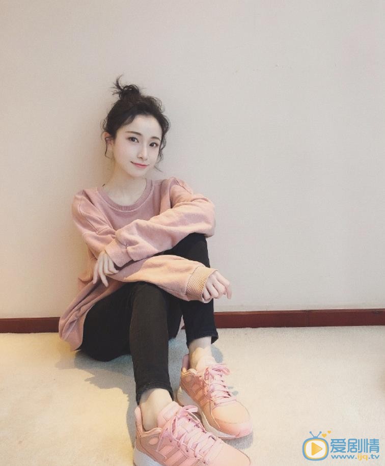 皓鑭傳殷小春是誰飾演的？殷小春扮演者姜梓新個人資料、寫真及生活照欣賞