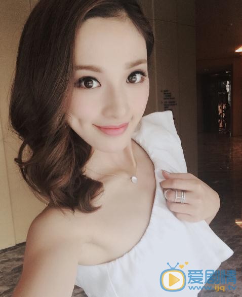 巴清傳巴七芙是誰？巴七芙扮演者彭小苒個人資料、寫真及生活照欣賞