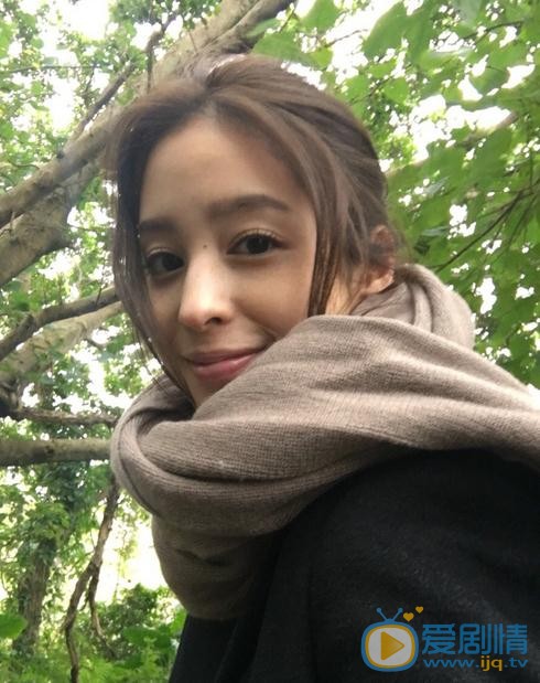 一路繁花相送紀若櫟是誰扮演的？紀若櫟扮演者莫允雯個人資料、寫真及生活照欣賞