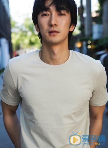 凡人的品格袁寶是誰演的？袁寶扮演者鄭家彬個人資料、寫真及生活照欣賞