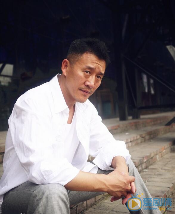  我的前半生老金是誰演的？老金扮演者侯岩松個人資料簡介