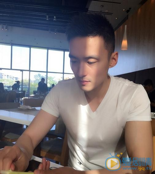 生於70年代齊戰勝是誰演的？齊戰勝扮演者萬沛鑫個人資料、寫真及生活照欣賞