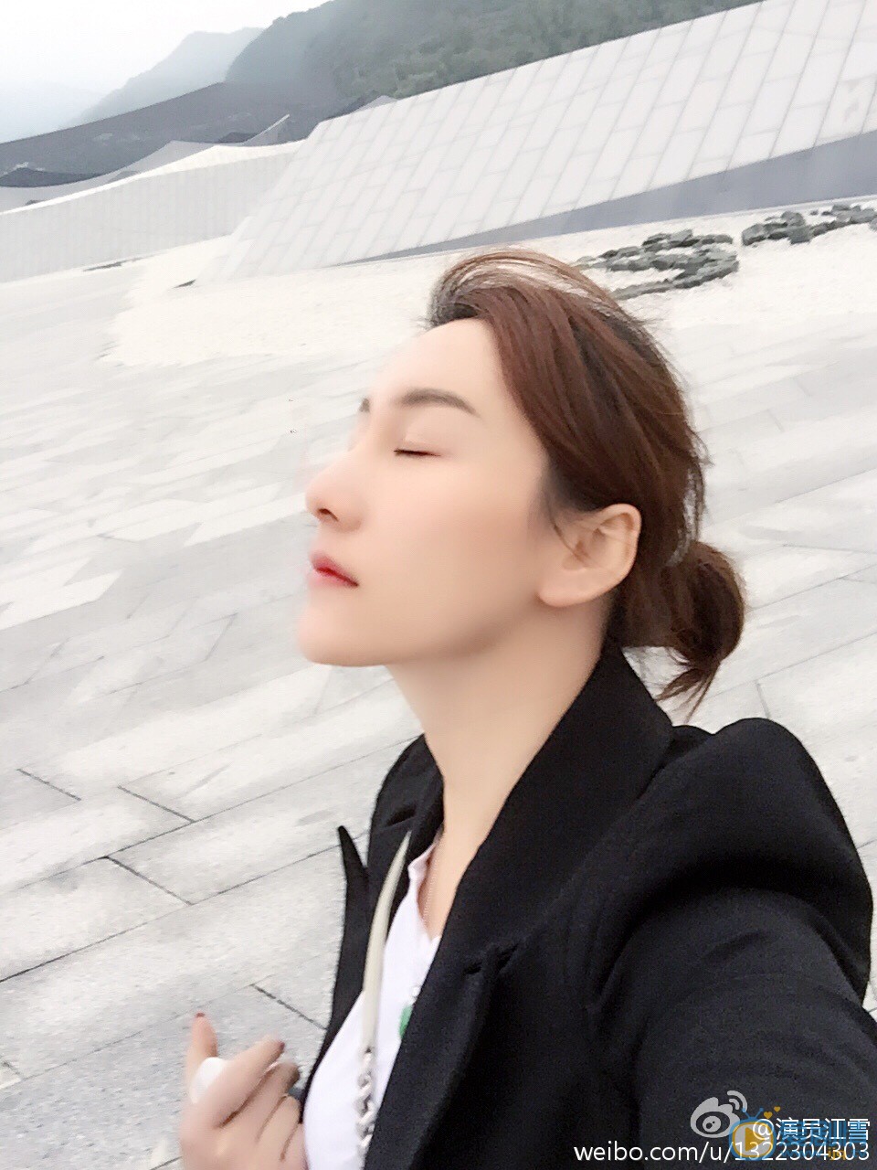 守護麗人許芷晴扮演者江雪寫真生活照欣賞