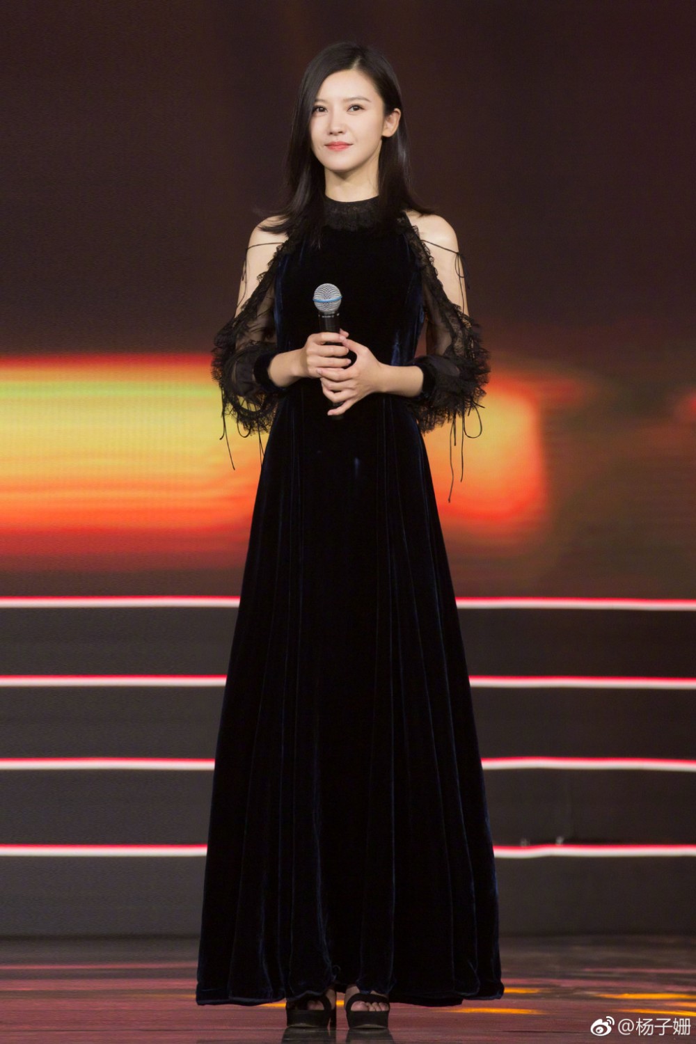 好久不見花朵朵是誰扮演的？花朵朵扮演者楊子姍個人資料、寫真及生活照欣賞