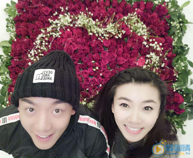 鄭愷是富二代嗎？鄭愷父母是乾什麼嗎？鄭愷家庭背景介紹