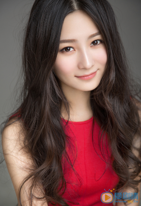 龍珠傳奇之無間道康熙皇后是誰演的？康熙皇后扮演者張維娜個人資料及寫真生活照欣賞