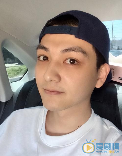 柒個我白向榮是誰演的？柒個我白向榮扮演者張曉謙個人資料、寫真及生活照欣賞