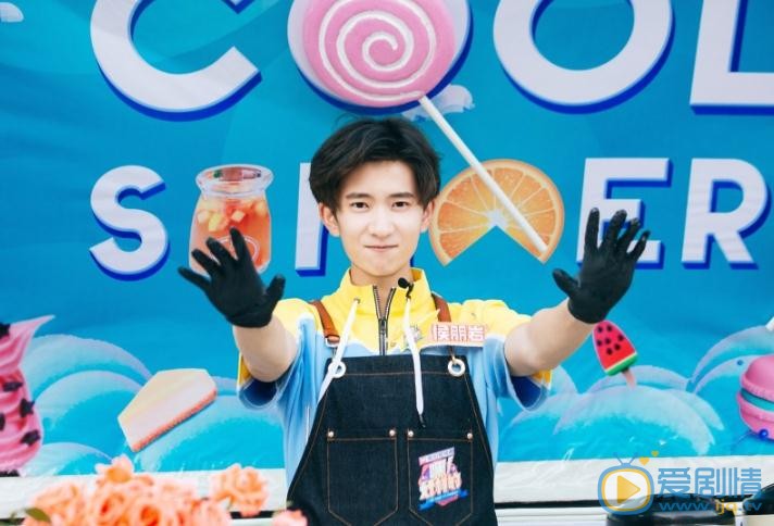 侯朋岩個人資料簡介 侯朋岩《嘿好樣的》節目照