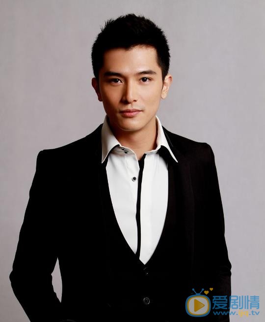 幸福一家人房天憶是誰演的？房天憶扮演者邱澤個人資料、寫真及生活照欣賞