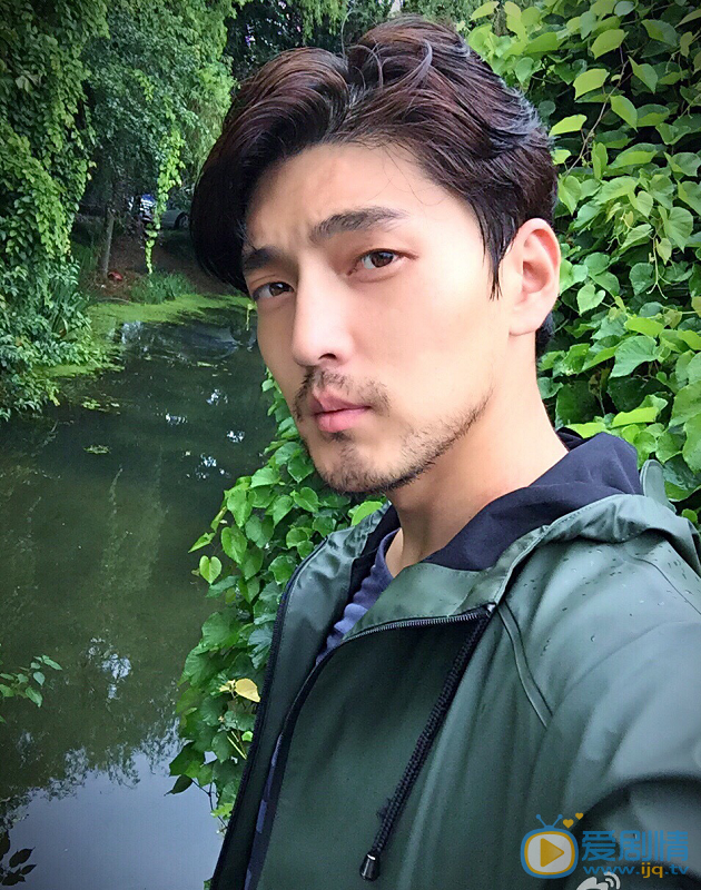 結婚為什麼鄭言是誰演的?鄭言扮演者隋詠良個人資料及寫真生活照欣賞