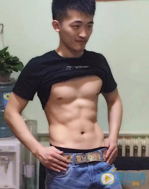 生於70年代王小兵是誰演的？王小兵扮演者姜寒個人資料、寫真及生活照欣賞