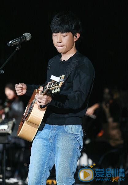 歌手趙雷的《成都》為什麼能夠大火？趙雷受歡迎原因分析