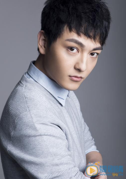 柒個我白向榮是誰演的？柒個我白向榮扮演者張曉謙個人資料、寫真及生活照欣賞