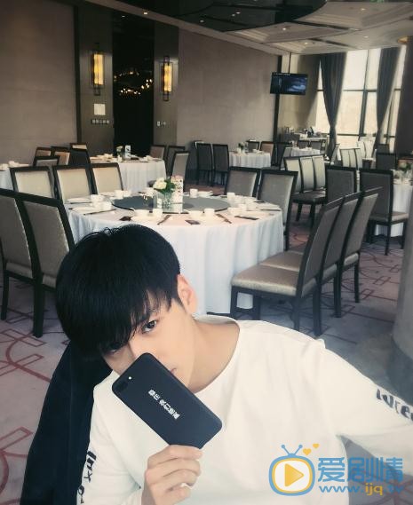 路從今夜白魏子健是誰演的？路從今夜白魏子健扮演者魏哲鳴個人資料、寫真及生活照欣賞