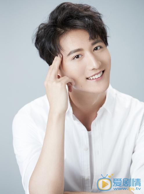 竇柏林個人資料簡介 竇柏林寫真