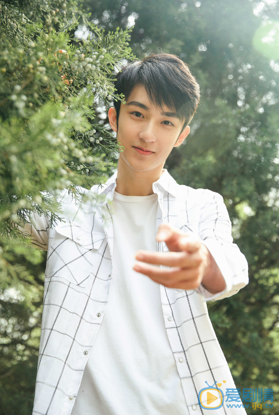 陳泓政個人資料簡介 陳泓政演藝經歷 陳泓政陽光帥氣寫真照片