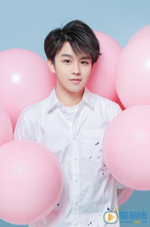 徐浩寫真照 徐浩個人經歷及家庭背景  徐浩個人資料簡介